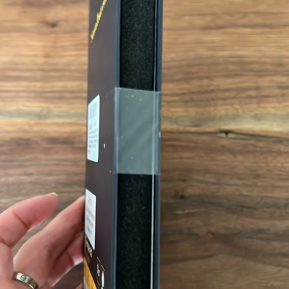 iPhone 13pro screen protector. 2 pcs full clear tempered glass with 2 pcs camera